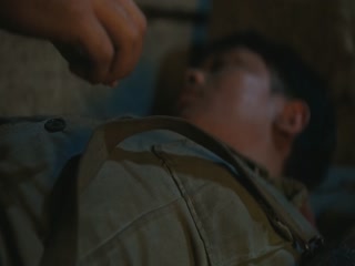 九个弹孔