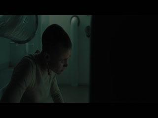 10号舱里的女人