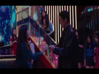 陪玩的女人