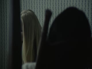 甜蜜寂寞女孩